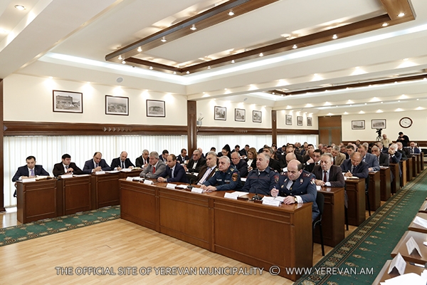 Քաղաքապետը հանձնարարել է ուսումնասիրել բոլոր այն շինհրապարակները, որտեղ առկա են վերամբարձ կռունկներ