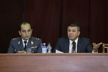 Վլադիմիր Գասպարյանն աշխատանքային խորհրդակցություն է անցկացրել ճանապարհային ոստիկանությունում