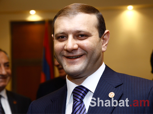 Քաղաքապետ Տարոն Մարգարյանը շրջել է տոնական Երևանում