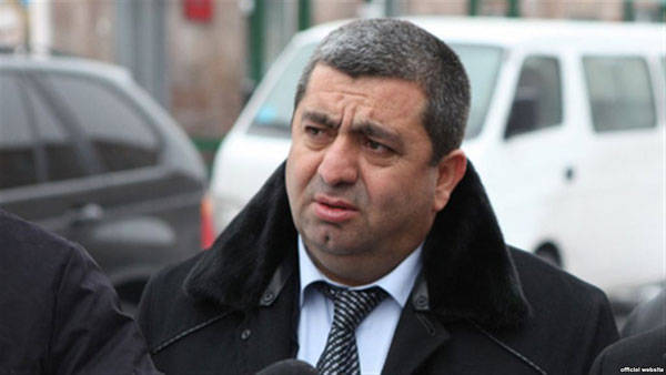 Մեծ հաճույքով կգնամ, ի՞նչ ա եղել, որ. Շմայս. «Ժողովուրդ»   