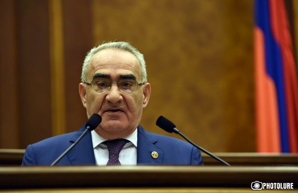 Գալուստ Գրիգորիչը ֆոբիա ունի՞, թե չի սիրում գործուղումների մեկնել. «Հրապարակ»