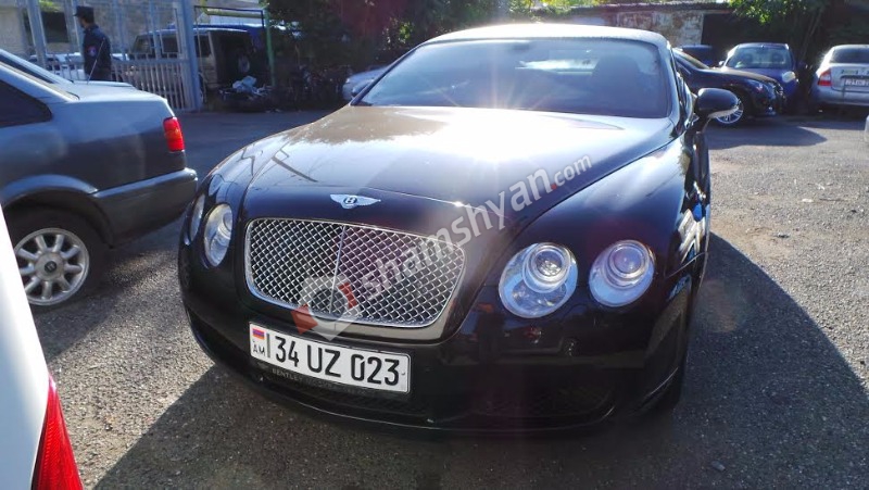 Հարկադիրի կարգադրությամբ Bentley-ն տեղափոխվել է «գաի պլաշչադկա». (լուսանկարներ)