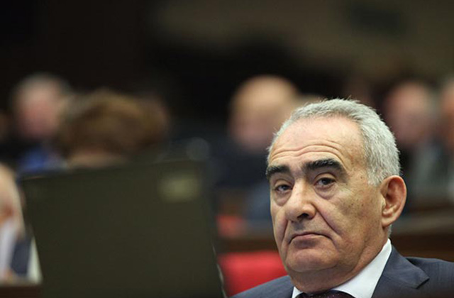 Սայաթ-Նովան, Գրիգորիչն ու ԱԺ-ը հարթակը