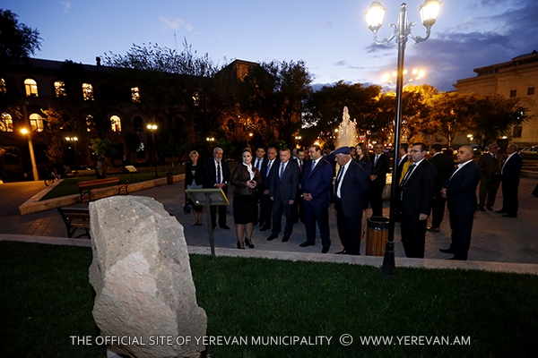 Քաղաքապետ Տարոն Մարգարյանը Դոնի Ռոստովի գործընկերոջ հետ շրջել է գիշերային Երևանում (լուսանկարներ)