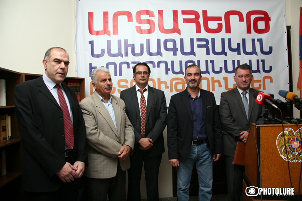 Դուք ի՞նչ քաղաքական գործիչներ եք, ի՞նչ պայքարողներ և ի՞նչ հեղինակություն ունեք, որ ձեր հետևից ՀՀ քաղաքացին գա