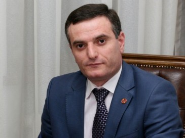 Արտակ Զաքարյանի պատասխանը՝ Զարուհի Փոստանջյանին