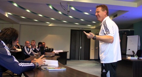 13 մարզիչ՝ ՀՖՖ մարզչական ՊՐՈ արտոնագրի դասընթացին