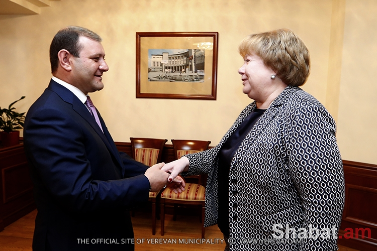Քաղաքապետ Տարոն Մարգարյանը հանդիպել է Սանկտ Պետերբուրգի պատվիրակության անդամների հետ (լուսանկարներ)