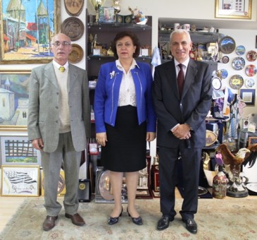 Հրանուշ Հակոբյանն ընդունել է Ալբանիայի հայկական համայնքի ներկայացուցիչներին