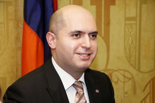 Արմեն Աշոտյանն արժանացել է «Ակադեմիական ասպետ» շքանշանի