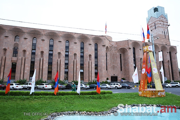 Ավարտական փուլում են մայրաքաղաքի տոնական ձևավորման աշխատանքները (լուսանկարներ)