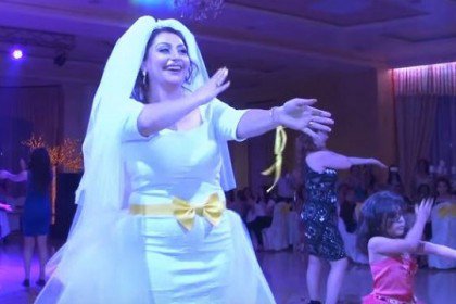 Հայ հարսնացուն իր սերը պատմեց գեղեցիկ կատարումով․ դա գլխապտույտ անակնկալի միայն սկիզբն էր (տեսանյութ)
