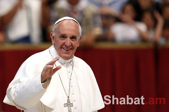 Հռոմի պապը համբուրել է Հոլոքոստի ժամանակ ողջ մնացածների ձեռքերը