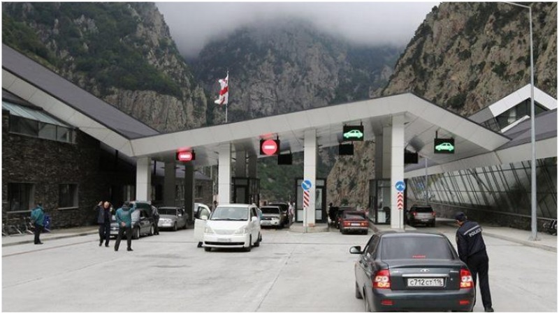 Լարսը բաց է բոլոր տեսակի տրանսպորտային միջոցների համար