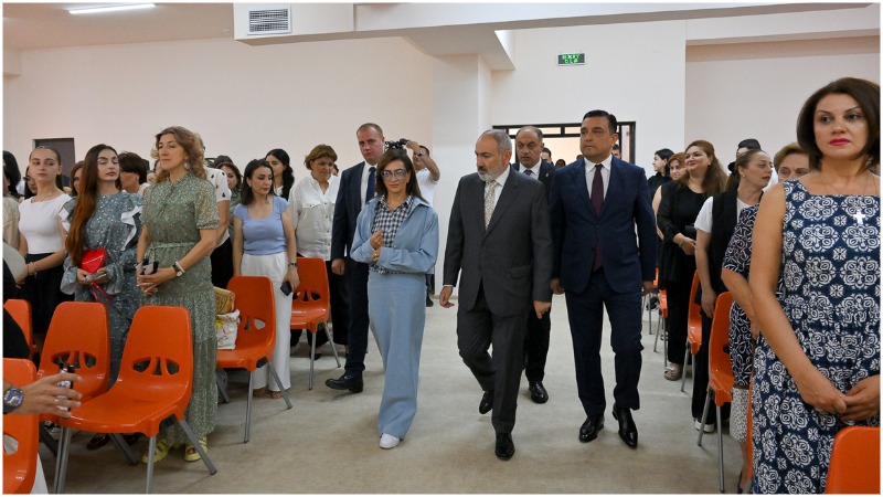 ՀՀ վարչապետը տիկնոջ հետ այցելել է նորակառույց դպրոցներ (լուսանկարներ)