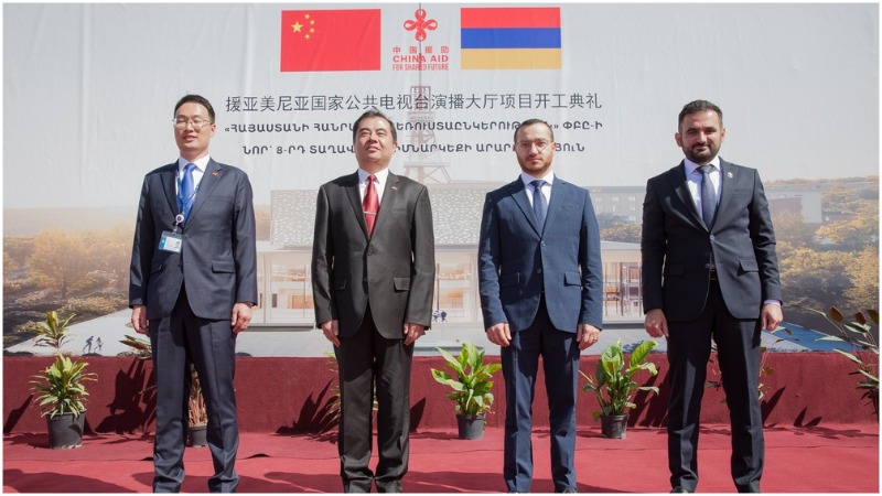 Մխիթար Հայրապետյանը մասնակցել է ՀՀ-ի հանրային հեռուստաընկերության նոր հեռուստաստուդիայի հիմնարկեքի արարողությանը