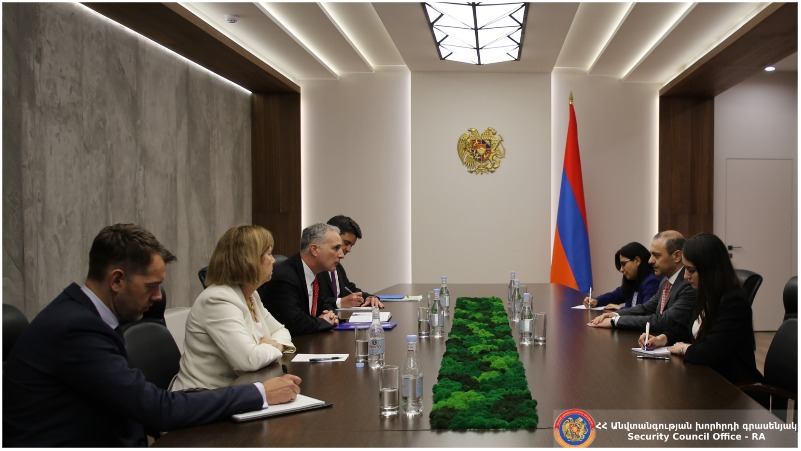 Արմեն Գրիգորյանն ու Լուի Բոնոն քննարկել են Հայաստան-Ադրբեջան հարաբերությունների կարգավորման գործընթացը
