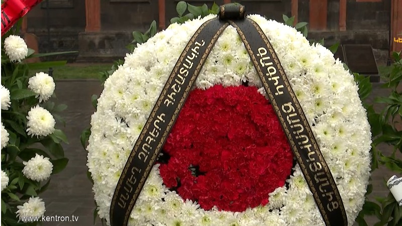 Ծառուկյանի հազարից ավելի թիմակից Գյումրիում հարգանքի տուրք մատուցեցին երկրաշարժի զոհերի հիշատակին