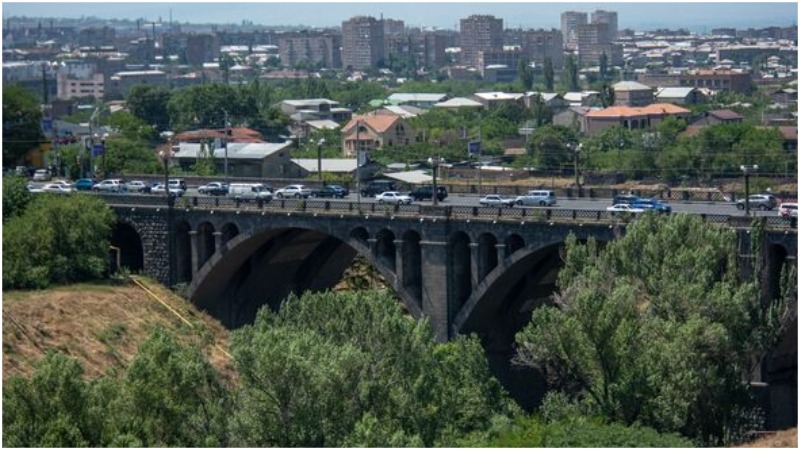 Քաղաքացին փորձել է նետվել Հաղթանակի կամրջից