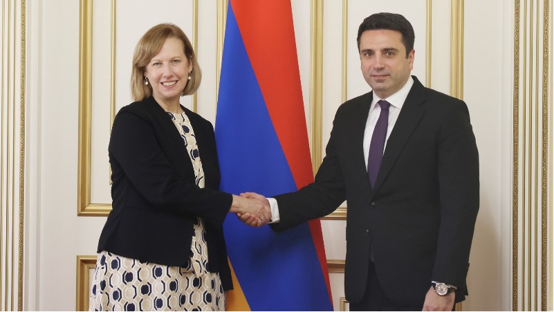 Սիմոնյանն ու Քվինը քննարկվել են Ադրբեջանում ապօրինի պահվող հայ ռազմագերիների վերադարձի խնդիրը