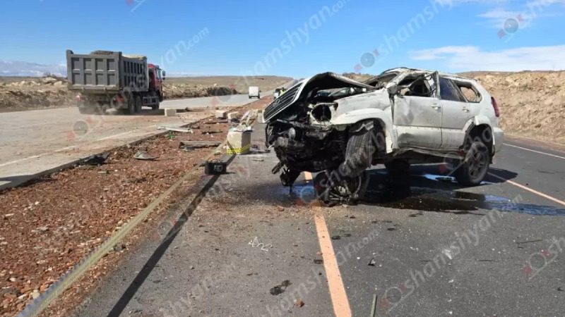 Արագածոտնում Lexus GX 470-ը բախվել է արգելապատնեշին, վարորդի մարմինը գտնվել է ավտոմեքենայից դուրս