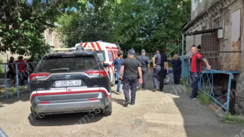 Վանաձորի շենքերից մեկի բակում հայտնաբերվել է կնոջ մարմին