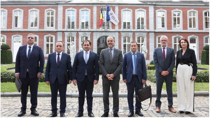 Սուրեն Պապիկյանն այցելել է «Ջոն Կոկերիլ» ընկերության կենտրոնական գրասենյակ