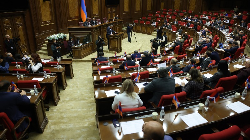 Ընդդիմադիրները ներկայացրել են տարբեր տարիներին Հայաստանի և Ադրբեջանի միջև համաձայնեցված իրավական փաստաթղթեր. «Հրապարակ»