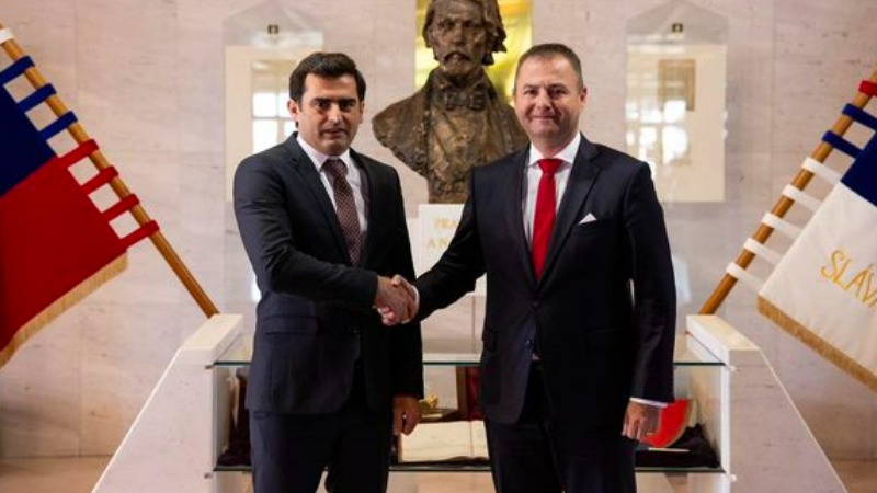 Այսօր Բրատիսլավայում Աժ գործընկերներիս հետ հանդիպել եմ Մարիան Քերիին. Հակոբ Արշակյան