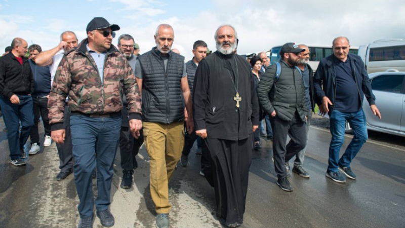 Քաղաքական որոշ ուժեր պահանջներ են ներկայացրել Բագրատ սրբազանին. «Հրապարակ»
