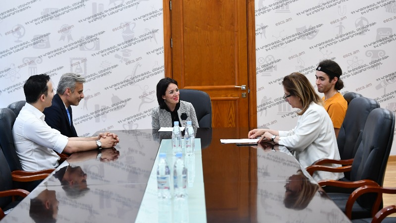 Ժաննա Անդրեասյանը հանդիպել է հեղինակավոր մրցույթներում հաղթած բալետի արտիստ Ռազմիկ Մարուքյանին (լուսանկարներ)