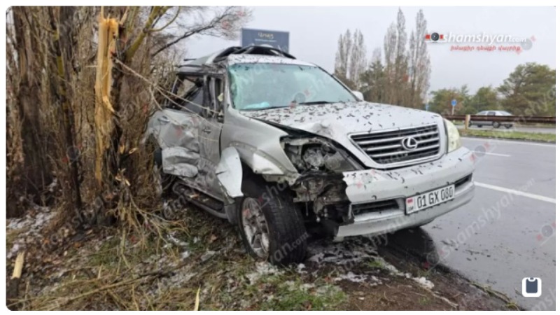 Կոտայքում «Lexus»-ը բախվել է մի քանի ծառի. հղի կինը հոսպիտալացվել է