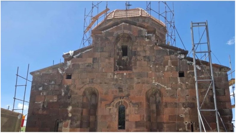 Նորոգվում է Գառնահովիտի Սուրբ Գևորգ եկեղեցու տանիքածածկը (լուսանկարներ)