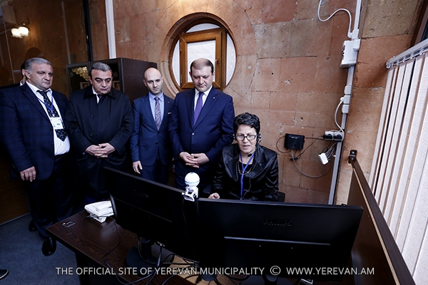 Երևանի քաղաքապետարանի աջակցությամբ բացվել է Խուլերի առցանց աջակցման կենտրոն (լուսանկարներ)