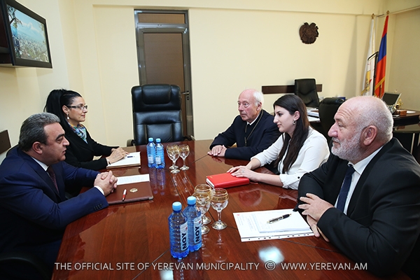 Երևանի քաղաքապետի տեղակալը հանդիպել է «Գթության խոհանոց» բարեգործական ծրագրի ղեկավարի հետ (լուսանկարներ)