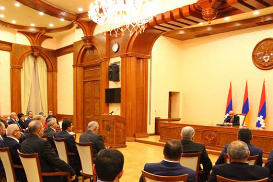 Բակո Սահակյանի մոտ կայացել է 2016թ. պետբյուջեի նախագծի քննարկմանը նվիրված խորհրդակցություն