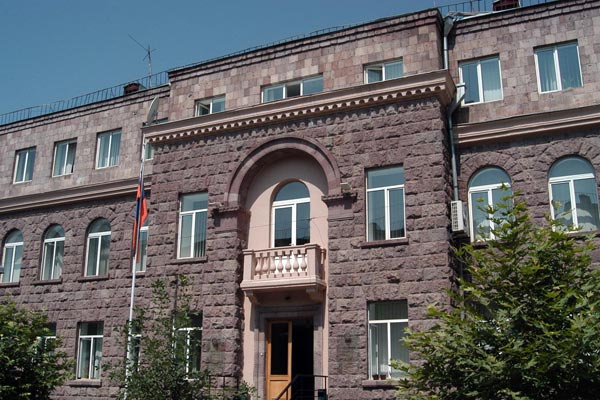 ՀՀ ԿԸՀ-ի նիստում կքննարկվեն Սահմանադրության հանրաքվեին մարզերի տեղամասային ընտրական հանձնաժողովների լիազորությունները