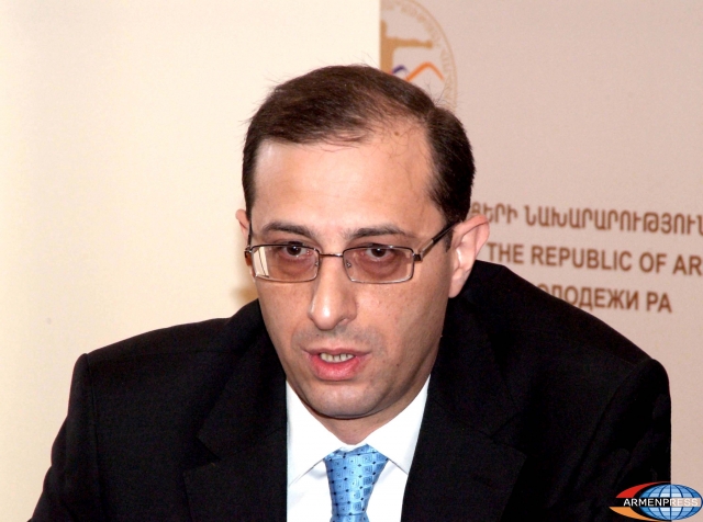 Ես տեղյակ եմ, ես տեղյակ չեմ. նախարարը խառն է (տեսանյութ)