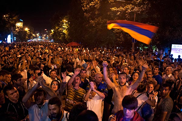 Փորձում են զսպել սպասվող փողոցային պայքարը. Բաղրամյանի ակտիվիստները՝ վերաբացված քրգործի մասին