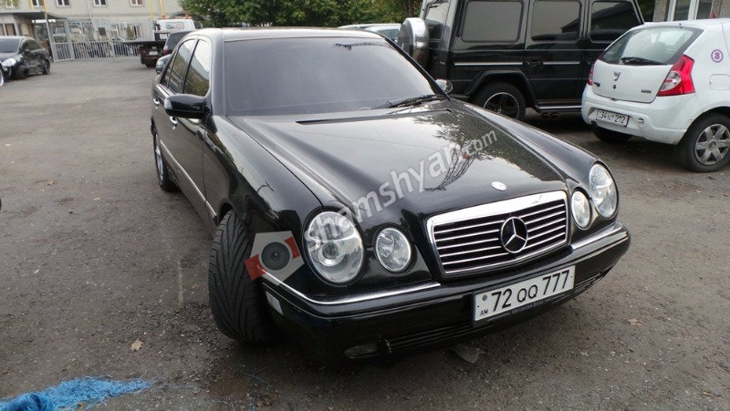 Երևանում 24-ամյա վարորդը Mercedes-ով վրաերթի է ենթարկել հետիոտնին (լուսանկարներ)
