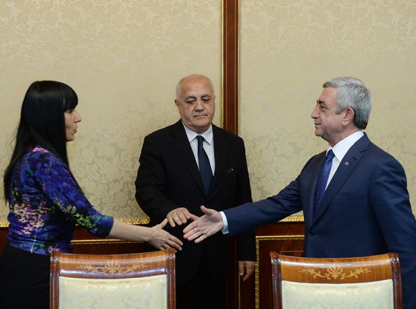 «Արջի մորթու» բզկտոցն արդեն սկսվել է. Ո՞ւմ կհասնի ի վերջո այդ նվիրական «աթոռակը». «Իրատես de facto»