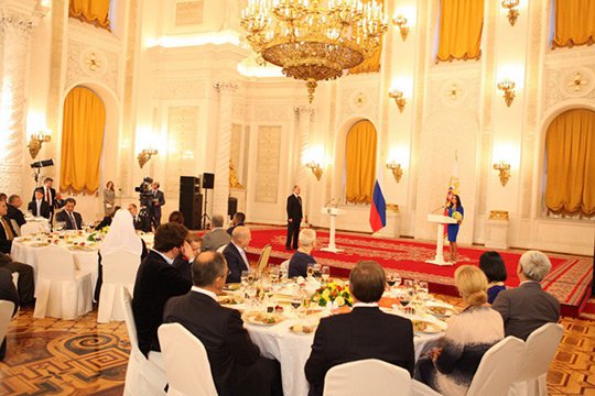 Պուտինը մեդալ է շնորհել Լեյլա Ալիևային