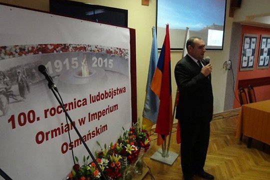 Լեհաստանի հայ կաթողիկե եկեղեցու հոգևորականը աշակերտներին ներկայացրել է Հայոց ցեղասպանության պատմությունը