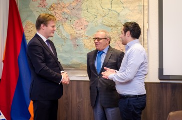 Թուրքիայի Եվրոպական հարցերի նախկին նախարարը հանդիպում է ունեցել հայ համանքի հետ
