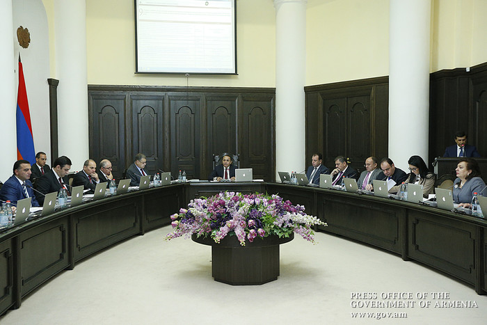 Կարգավորիչ գիլյոտինը շարունակում է կրճատումներն ու պարզեցումները