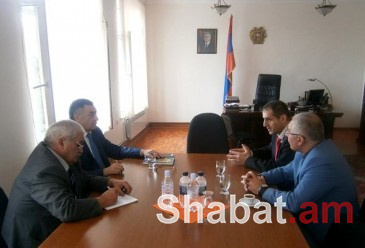 Հանդիպում ՀՀ ԱՆ մաշկաբանության և սեռավարակաբանության բժշկական կենտրոնի տնօրենի հետ