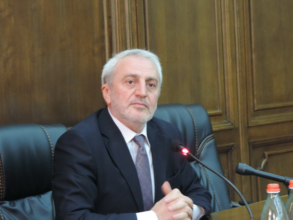 Իմ կենսագրության մեջ մի տեղավորվեք. այնտեղ ձեզ համար հարմար անկյուն չկա. Գ. Սահակյանը՝ Ա. Մանուկյանին (տեսանյութ)