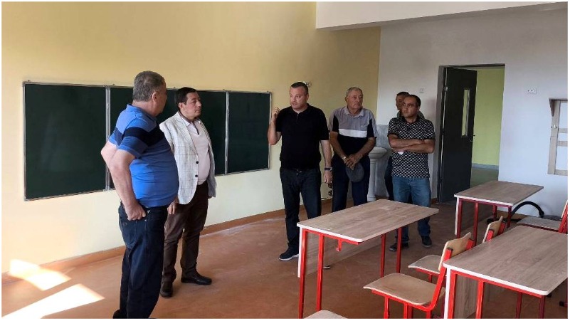 Քաղաքաշինության կոմիտեի նախագահը հետևել է դպրոցների կառուցման ավարտական փուլի աշխատանքներին (լուսանկարներ)