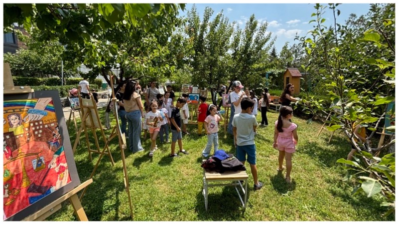 «Ես նկարում եմ իմ իրավունքները» խորագրով բացօթյա ցուցահանդեսը կգործի մինչև սեպտեմբեր (լուսանկարներ)