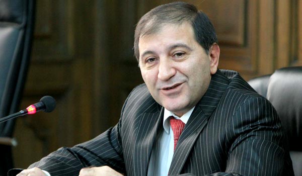 ՀՀ-ում արտաքին պարտքը կհասնի 50%-ի .ԱԺ-ում ներկայացվեց 2016թ.-ի բյուջեն
